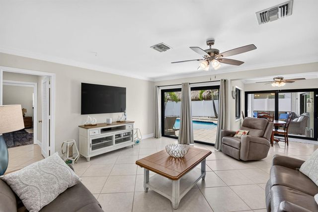 5570 NE 26th Avenue, Fort Lauderdale, FL 33308