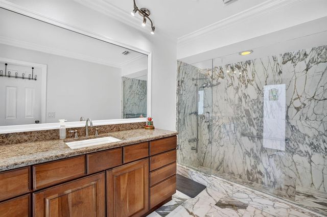 5570 NE 26th Avenue, Fort Lauderdale, FL 33308