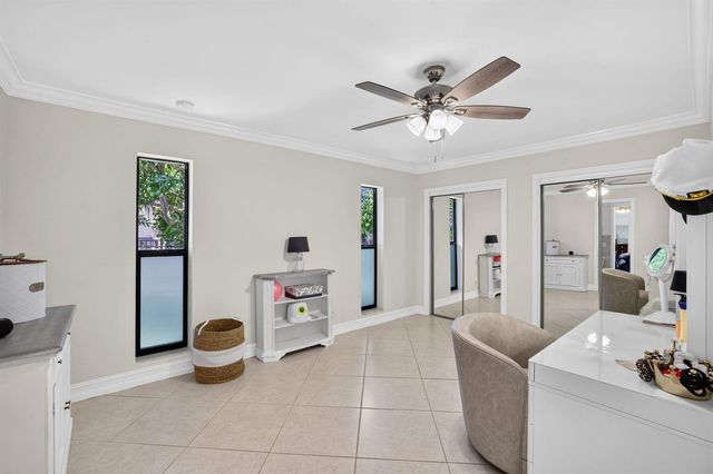 5570 NE 26th Avenue, Fort Lauderdale, FL 33308