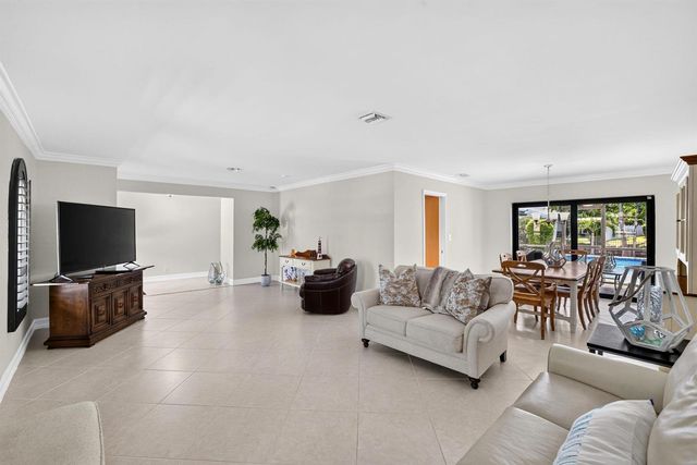 5570 NE 26th Avenue, Fort Lauderdale, FL 33308
