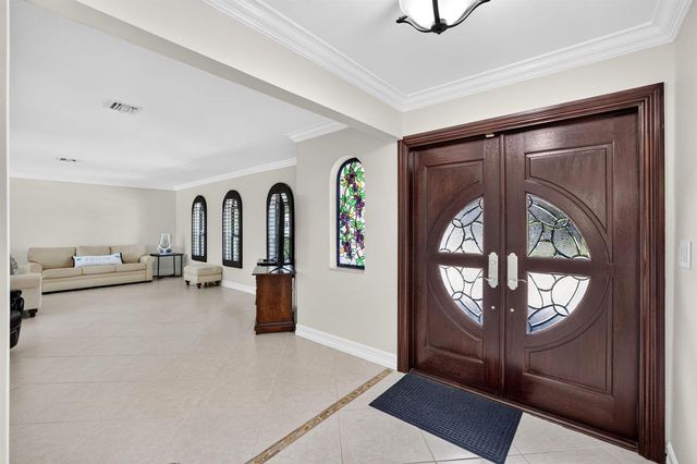 5570 NE 26th Avenue, Fort Lauderdale, FL 33308
