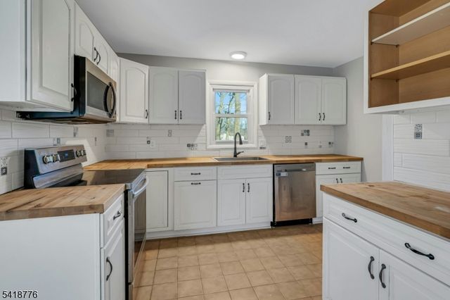 157 Kings Hwy, Roxbury Twp., NJ 07850