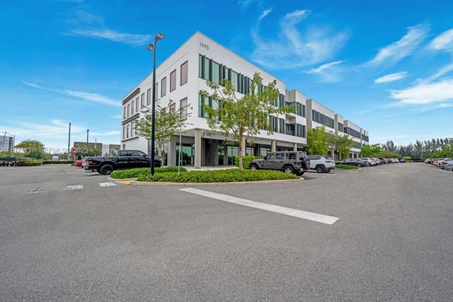 1695 NW 110th Ave 103, Sweetwater, FL 33172