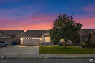 5015 Silver Clover Avenue, Bakersfield, CA 93313