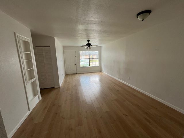 3907 Cinnamon Cove Drive, Dickinson, TX 77539