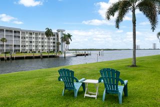 111 Shore Court 203, North Palm Beach, FL 33408
