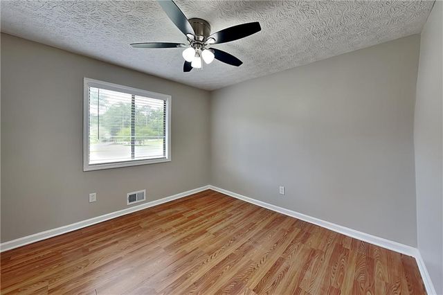 151 Castleair Drive NE, Kennesaw, GA 30144