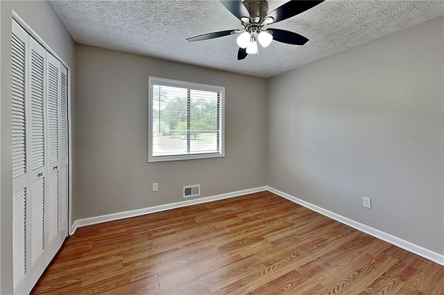 151 Castleair Drive NE, Kennesaw, GA 30144