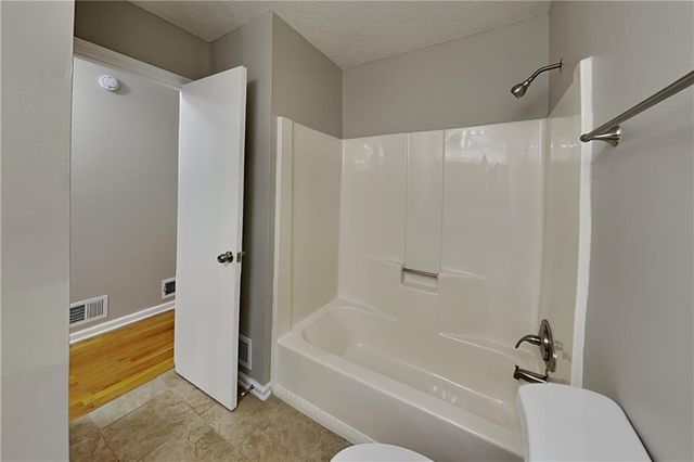 151 Castleair Drive NE, Kennesaw, GA 30144