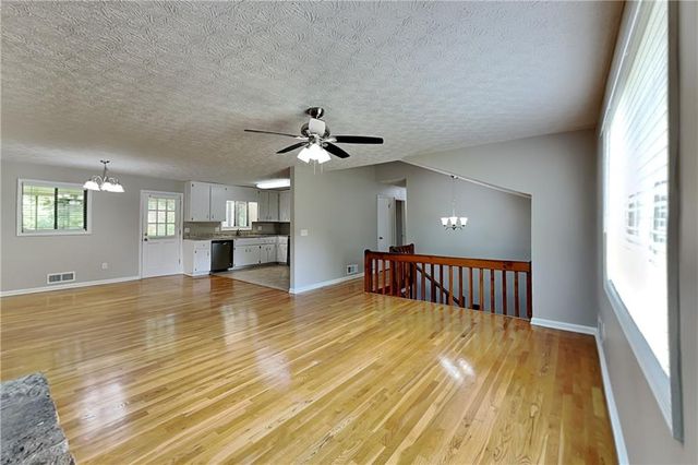 151 Castleair Drive NE, Kennesaw, GA 30144