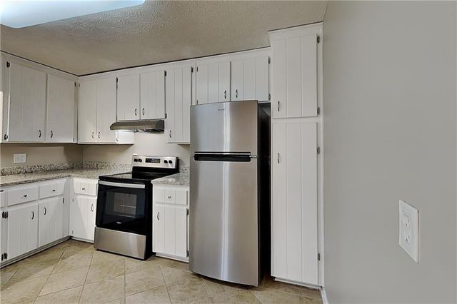 151 Castleair Drive NE, Kennesaw, GA 30144