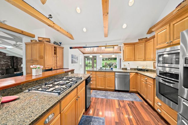 781 Ferry St, Marshfield, MA 02050
