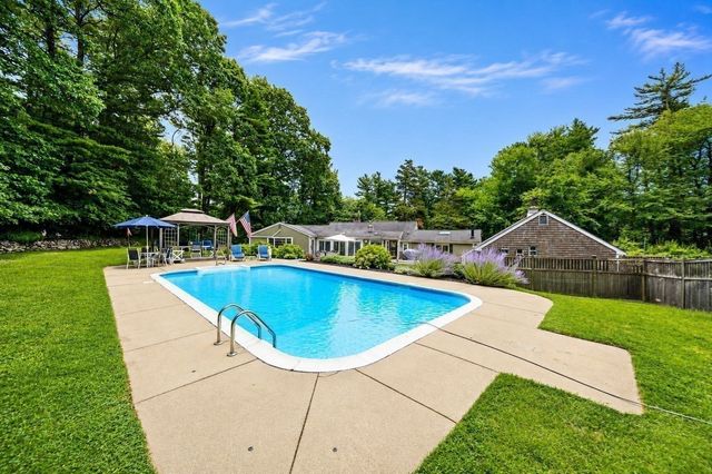 781 Ferry St, Marshfield, MA 02050