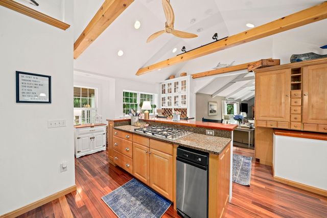 781 Ferry St, Marshfield, MA 02050