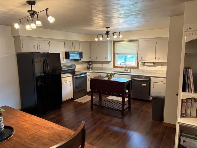 3407 N WINDWARD LANE, Appleton, WI 54911