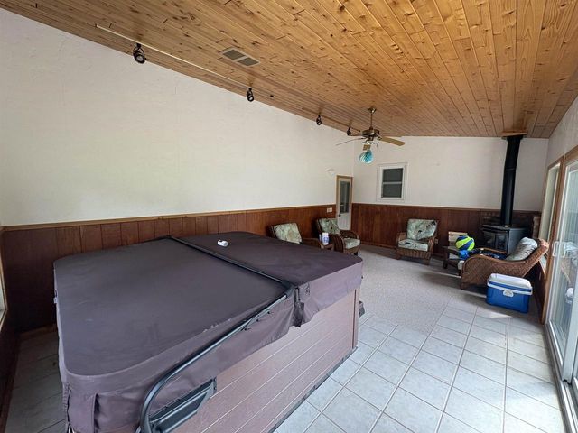 3407 N WINDWARD LANE, Appleton, WI 54911