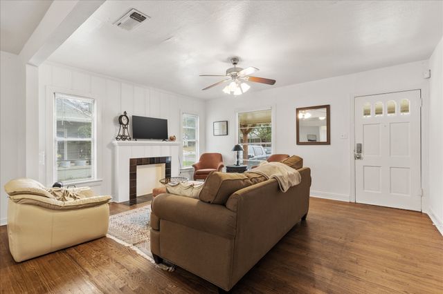 3554 Winston Road, Fort Worth, TX 76109