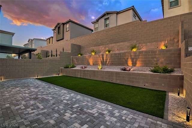 143 Silver Run Lane, Las Vegas, NV 89138