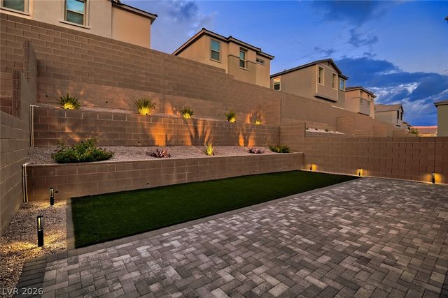 143 Silver Run Lane, Las Vegas, NV 89138