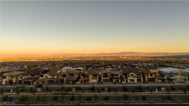 143 Silver Run Lane, Las Vegas, NV 89138