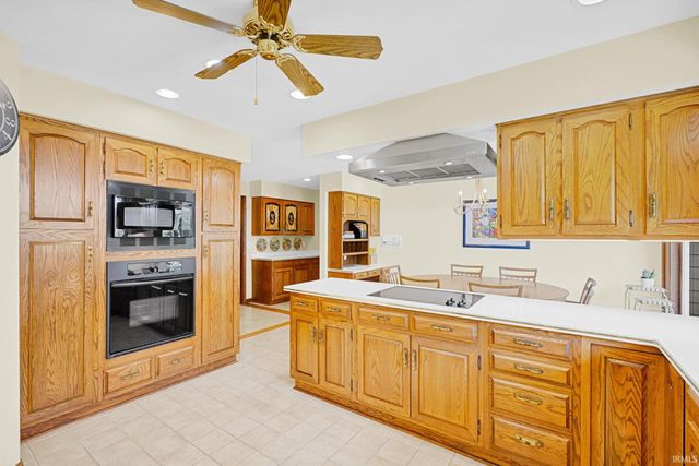 11051 Kahre Court, Evansville, IN 47710