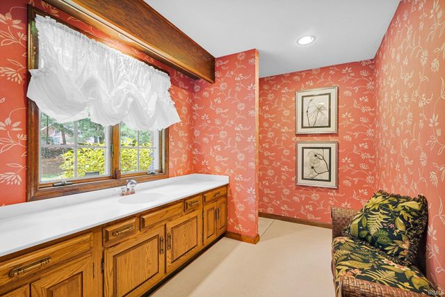 11051 Kahre Court, Evansville, IN 47710