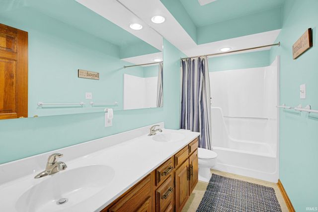 11051 Kahre Court, Evansville, IN 47710