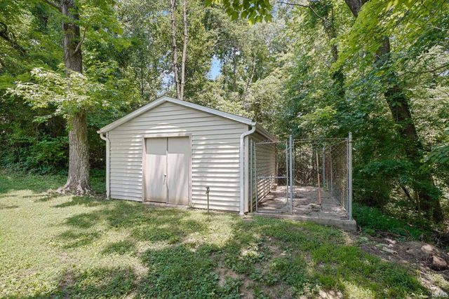 11051 Kahre Court, Evansville, IN 47710