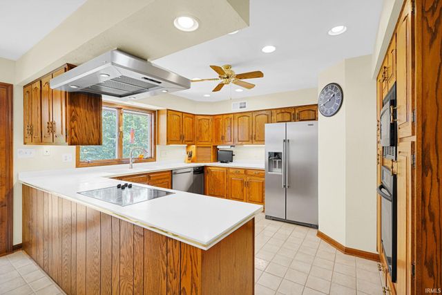11051 Kahre Court, Evansville, IN 47710