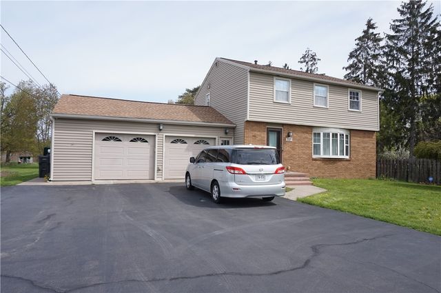 518 Maiden Lane, Greece, NY 14616