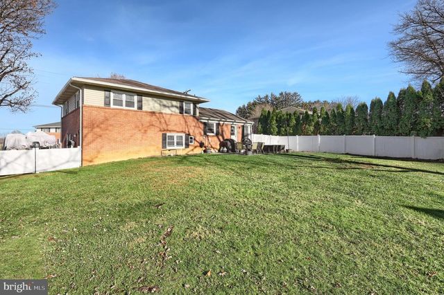 102 PINE SPRINGS BLVD, York, PA 17408