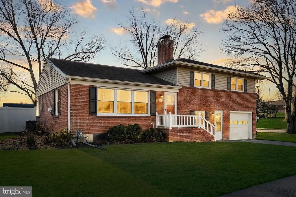 102 PINE SPRINGS BLVD, York, PA 17408