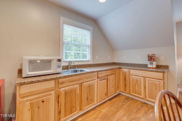 487 Barr Road, Blountville, TN 37617