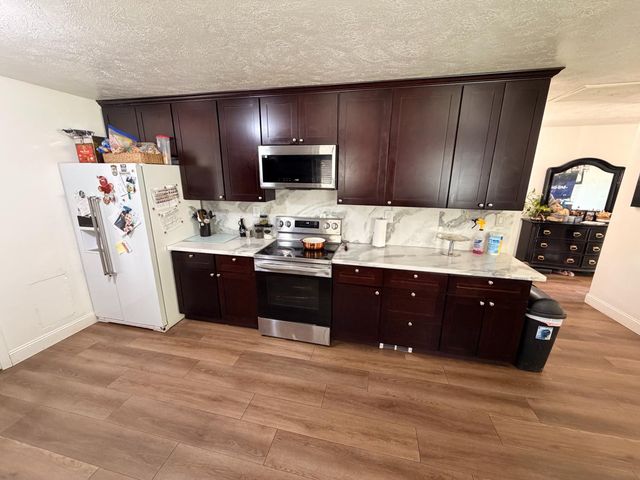 7818 Jacinto Rd, Elk Grove, CA 95758
