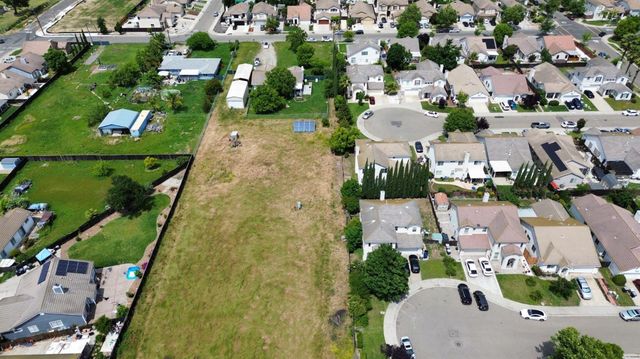 7818 Jacinto Rd, Elk Grove, CA 95758