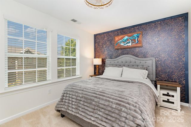 7325 Dulnian Way, Charlotte, NC 28278