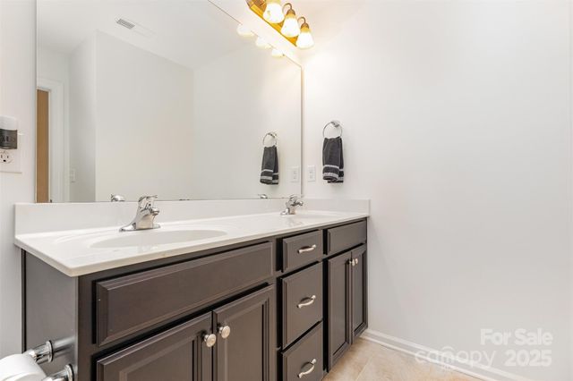 7325 Dulnian Way, Charlotte, NC 28278