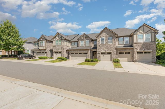 7325 Dulnian Way, Charlotte, NC 28278