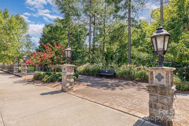 7325 Dulnian Way, Charlotte, NC 28278