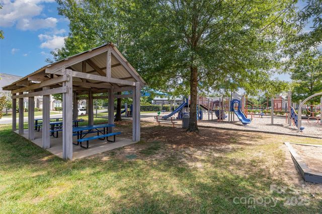 7325 Dulnian Way, Charlotte, NC 28278