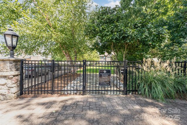 7325 Dulnian Way, Charlotte, NC 28278