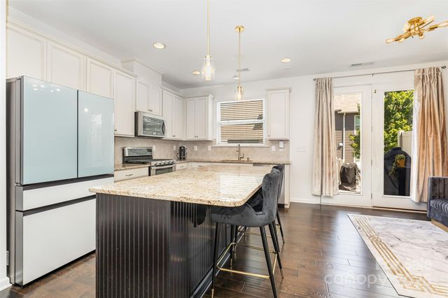 7325 Dulnian Way, Charlotte, NC 28278