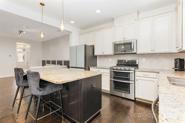 7325 Dulnian Way, Charlotte, NC 28278