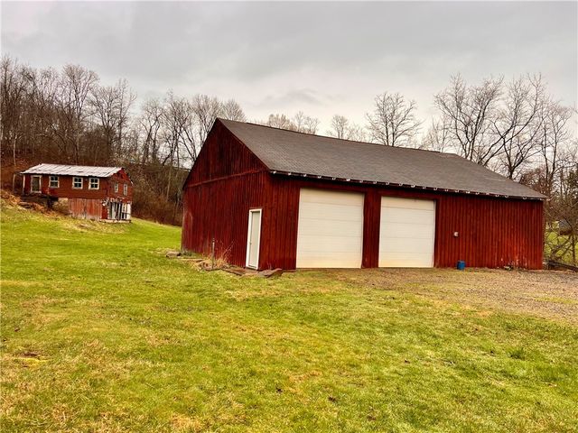 1299 Old State Rd, Kiskiminetas Twp, PA 15613