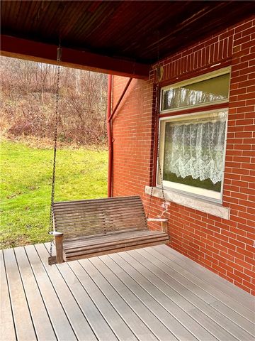 1299 Old State Rd, Kiskiminetas Twp, PA 15613