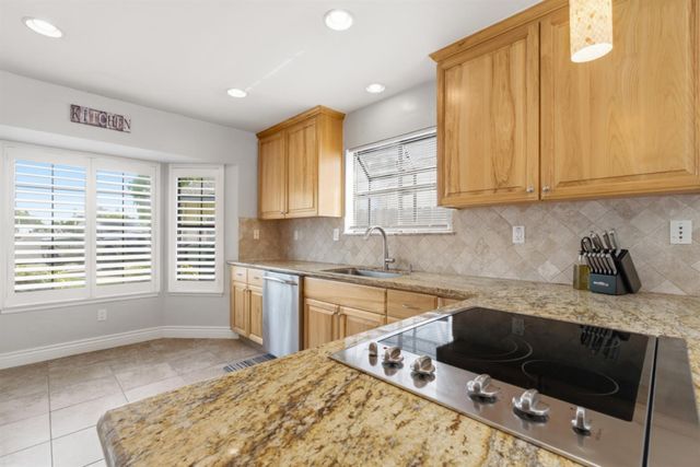 641 Lyndhurst Ave, Roseville, CA 95678