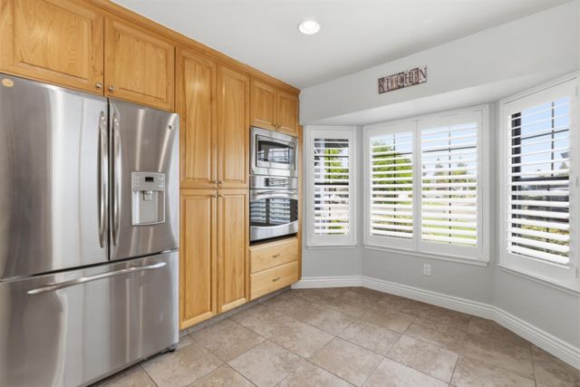 641 Lyndhurst Ave, Roseville, CA 95678