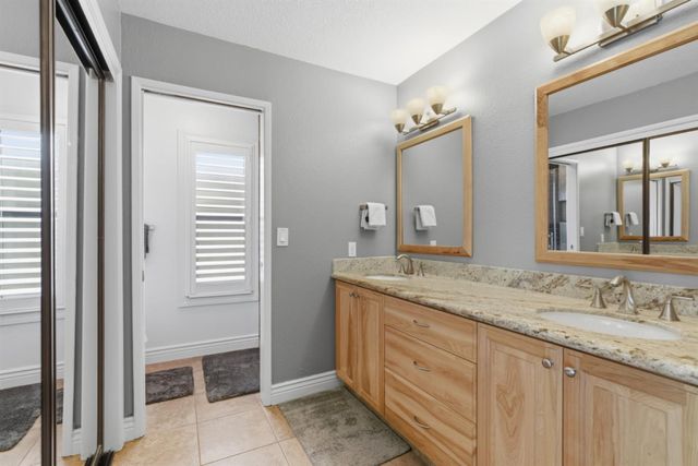 641 Lyndhurst Ave, Roseville, CA 95678