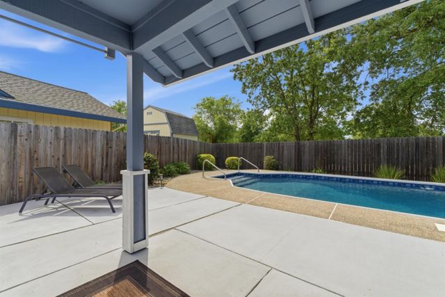 641 Lyndhurst Ave, Roseville, CA 95678