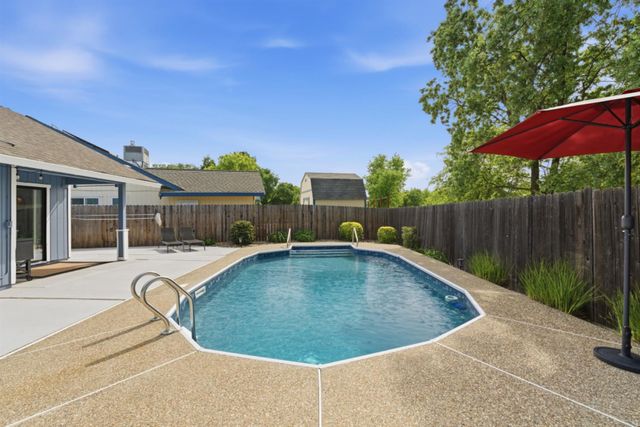 641 Lyndhurst Ave, Roseville, CA 95678